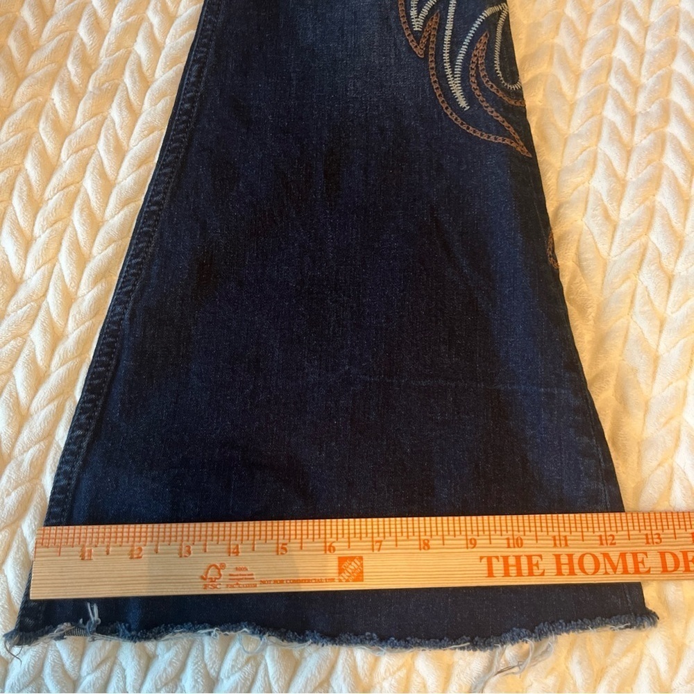 Shyanne Dark Blue Flared Jeans with Embroidered Detail Size 32 Bell bottom - Picture 14 of 14